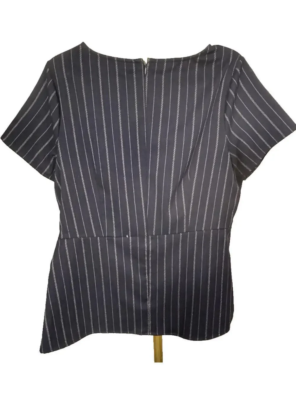 Women’s Liz Claiborne Wrap Style Blouse Black & White Pinstripes Sz M